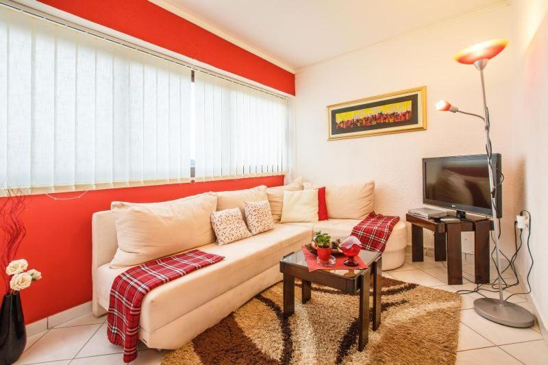 Apartmani Gilda เวอร์ซาร์ ภายนอก รูปภาพ